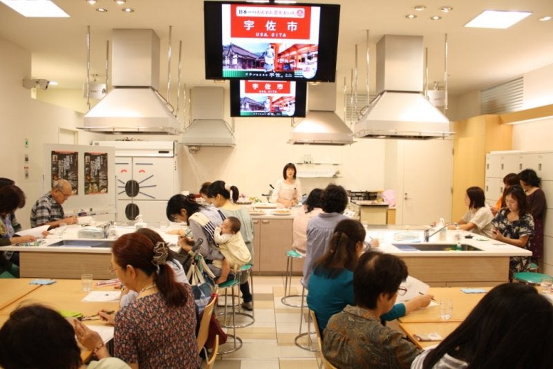 博多阪急うまか研究所の会場(満員)
